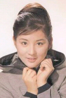 吉永小百合は、1970年代の若い頃から、山本薩夫監督の「戦争と人間第２部　愛と悲しみの山河」や「皇帝のいない８月」などの超反日映画に出演してきた、反日女優だ！