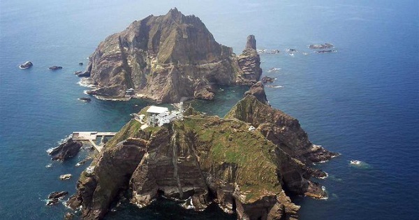 韓国が、不法占拠する竹島（島根県隠岐の島町）の地形や周辺海域に関する精密な測量計画を進めていることが２６日、政府関係者への取材で分かった