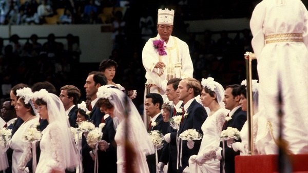 1982年、ニューヨークのマディソン・スクウェア・ガーデンで行われた合同結婚式