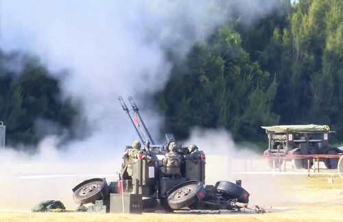 台湾対岸の中国福建省で最近行われた防空実弾射撃訓練。中国のニュースサイトで２日に公開された（同サイトより）