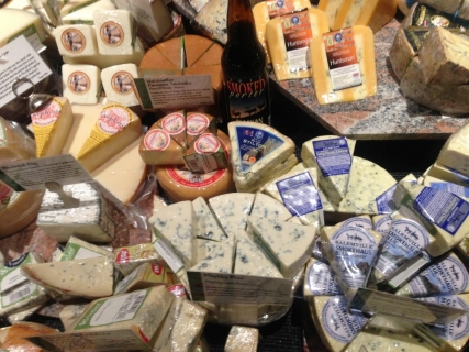 ニューシーズンズマーケットのチーズ売り場1