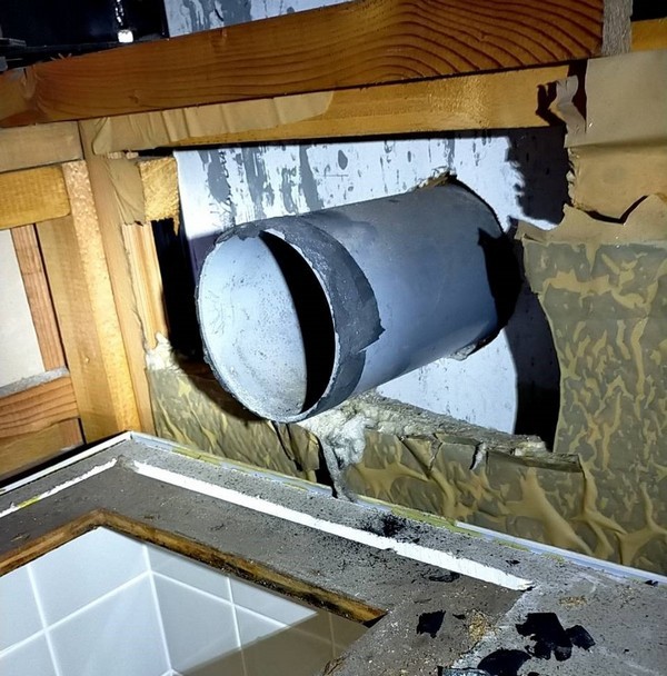 浴室換気扇交換 DIY ～吹出口高さ相違 - よろずＤＩＹ日記 ～自作・修理・メンテナンス備忘録