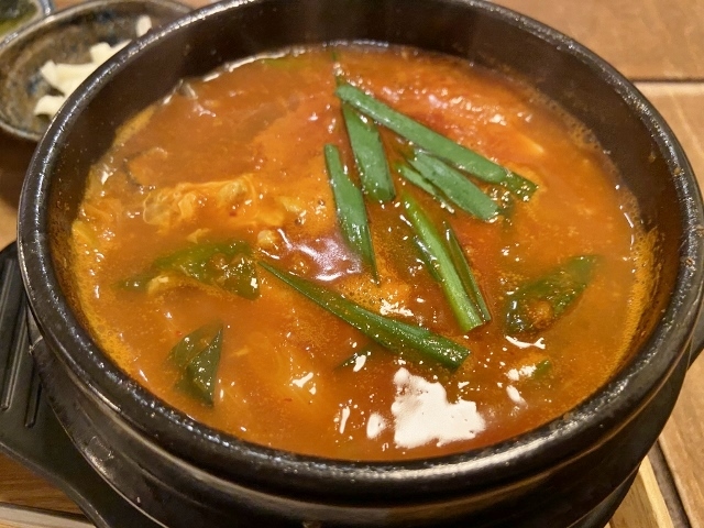 tanigaki　タニガキの辛鍋　辛鍋アップ
