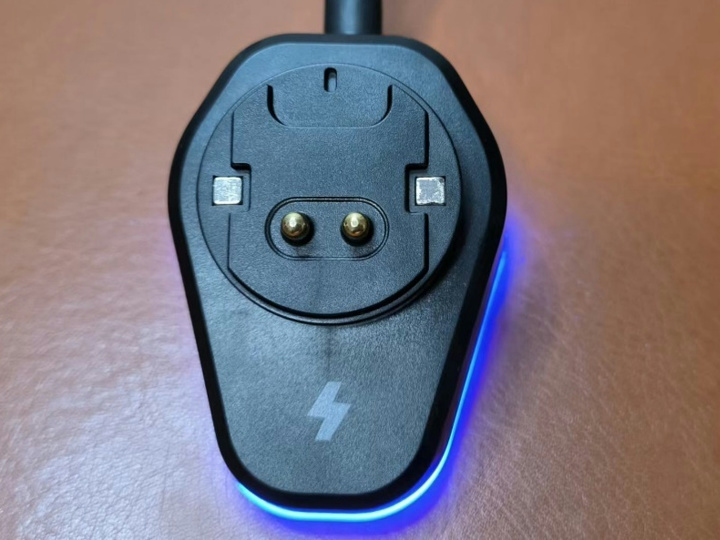 Energy_Fort_Mouse_Charger_04.jpg