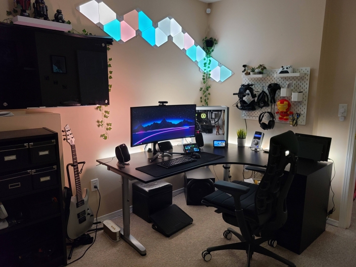 Show_Your_PC_Desk_UltlaWideMonitor_Part91_86.jpg